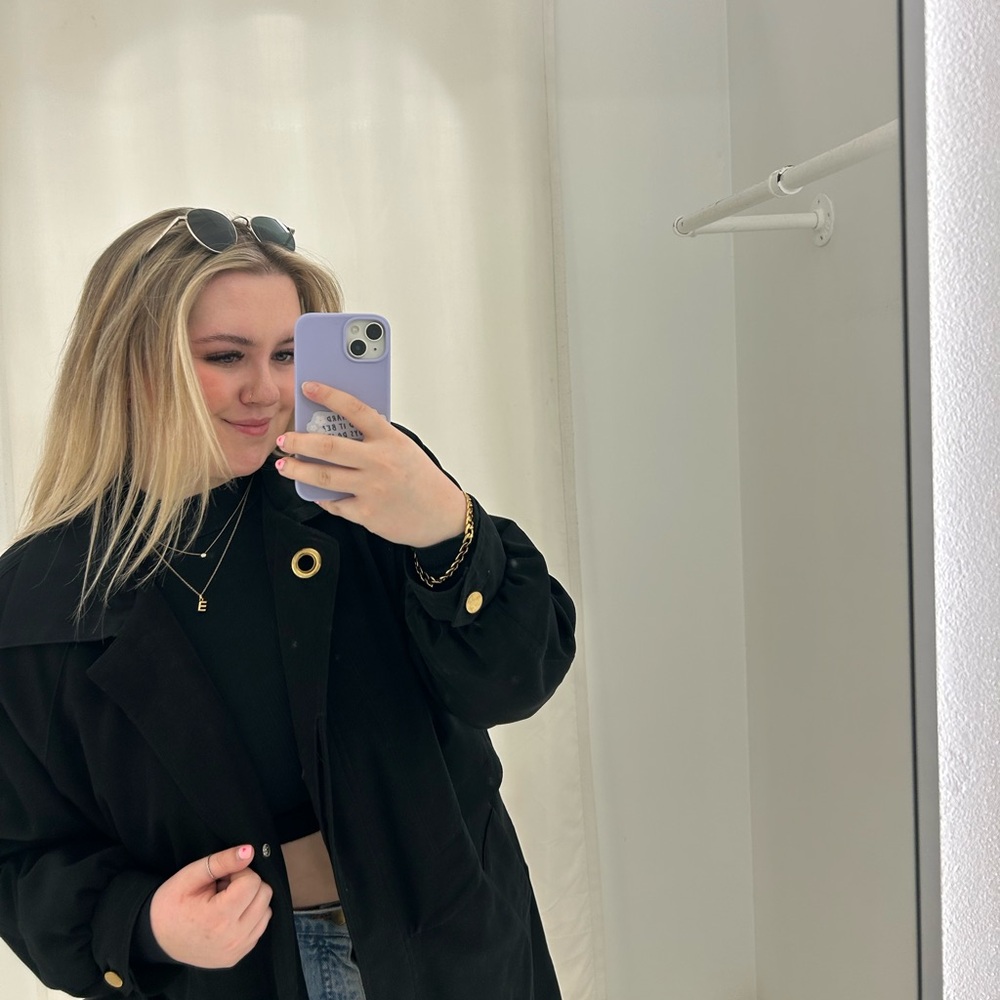 Meet your Posher, Emily